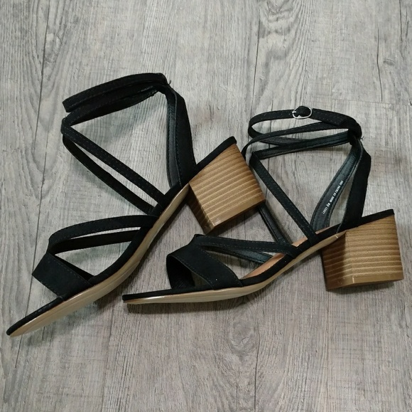 NIB Madden Girl Leexi Sandals - black size 8 - Picture 3 of 8